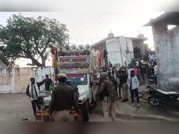 Rajasthan: टोंक में मस्जिद के सामने से शोभायात्रा निकालने पर हुआ हंगामा, रास्ते के बीच में खड़ा किया ट्रैक्टर 