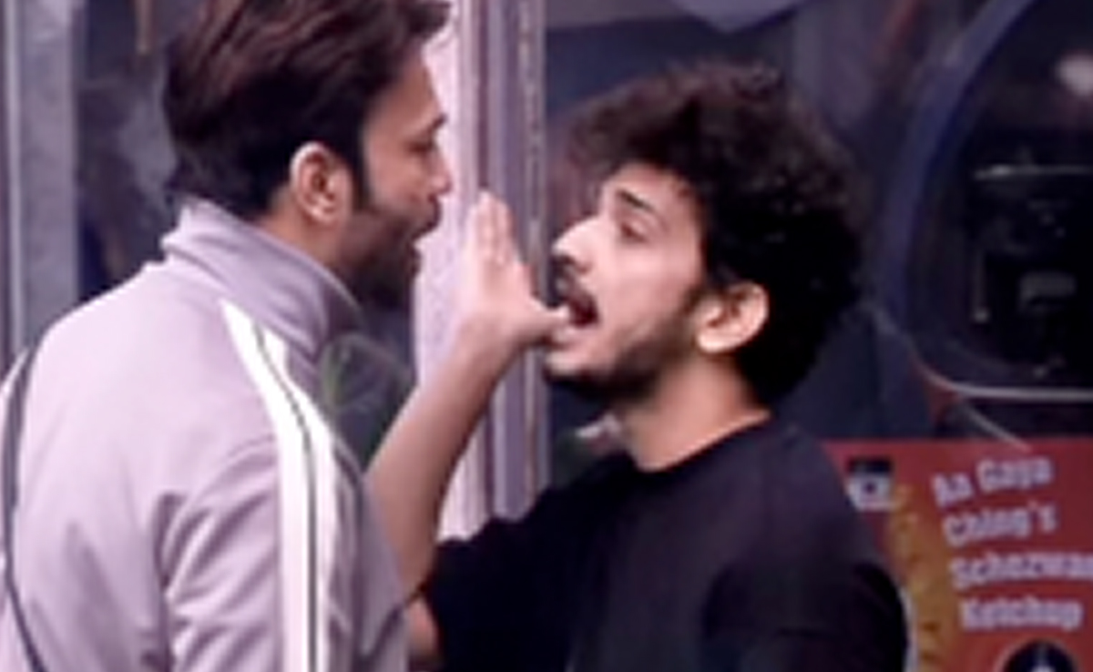 <i>Bigg Boss 17</i>: Munawar Faruqui And Vicky Jain Get Into A Tussle Over Torture Task