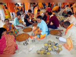 Ramlala Pran Pratishtha: प्राण प्रतिष्ठा में शामिल होने वाले श्रद्धालुओं को मिलेगा शुद्ध देशी घी से बना महाप्रसाद Ramlala Pran Pratishtha: प्राण प्रतिष्ठा में शामिल होने वाले श्रद्धालुओं को मिलेगा शुद्ध देशी घी से बना महाप्रसाद