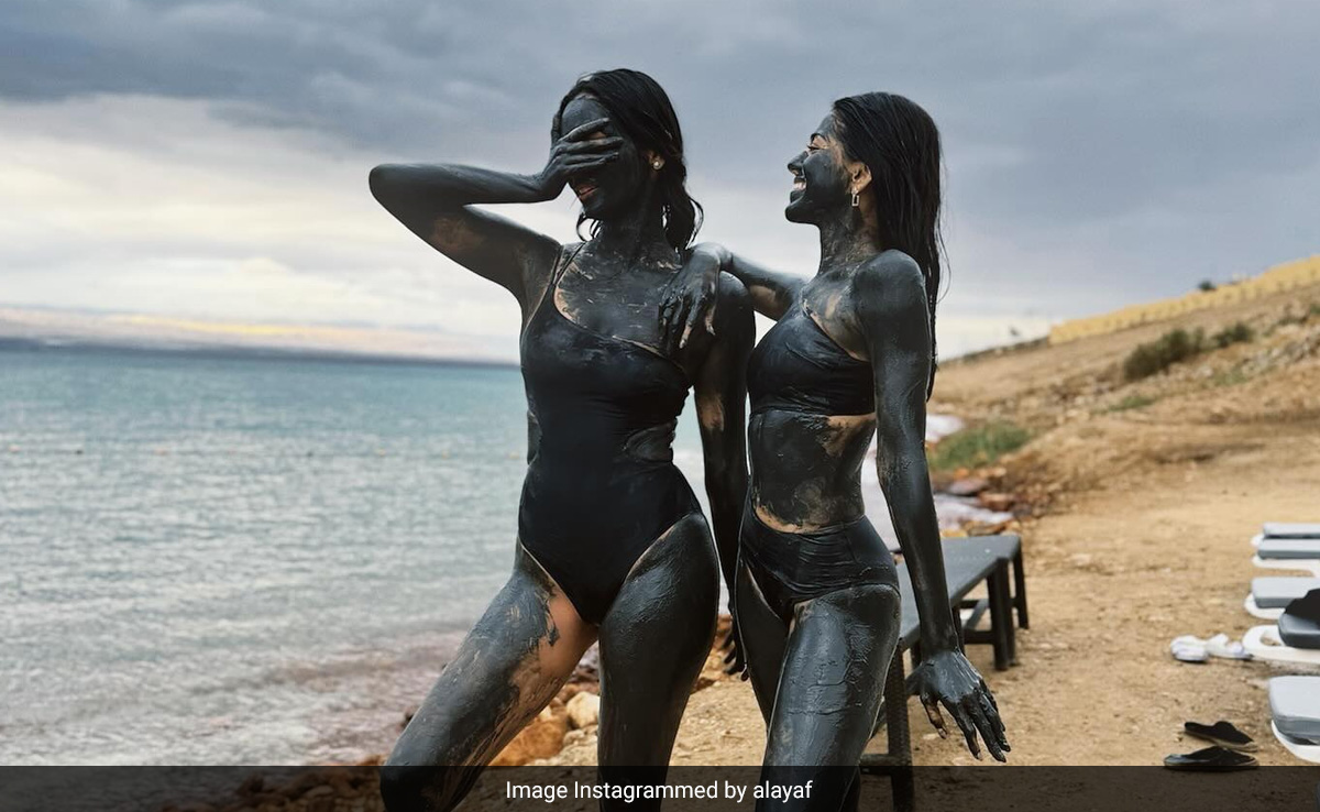 Viral And How: Alaya F And Manushi Chhillar Are Unrecognisable After "Spa Day In The Dead Sea"