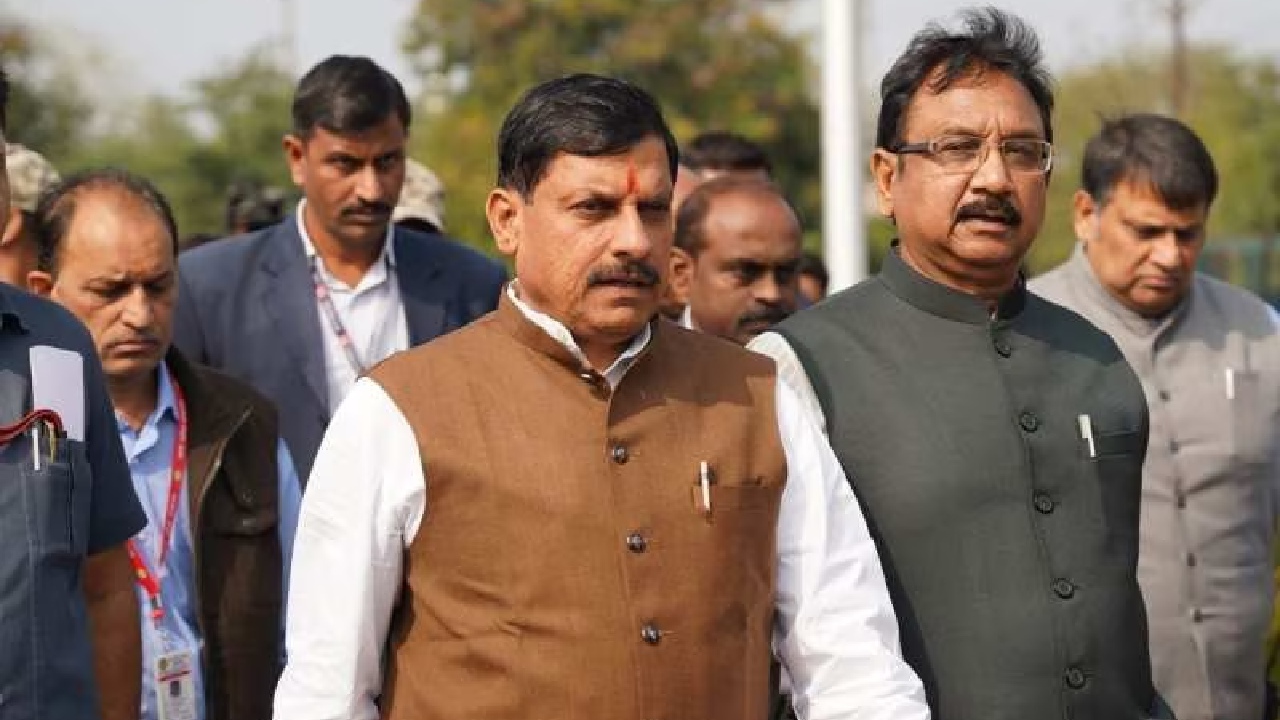 महिला से जूते बंधवाने वाले SDM पर सीएम मोहन यादव ने लिया कड़ा एक्शन