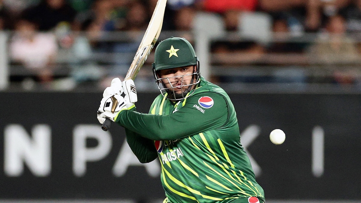 DJ Plays Big Show’s WWE Music As Azam Khan Comes Out To Bat During Third T20I vs New Zealand. Internet Left Fuming – Watch | Cricket News