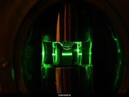 Glass Holds The Key To Time Travel? New Study Reveals Material's 'Inner Clock' Glass Holds The Key To Time Travel? New Study Reveals Material's 'Inner Clock'