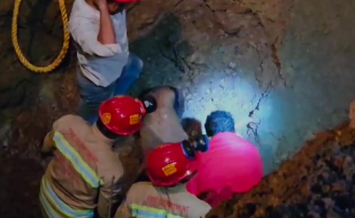 Satna: सीवर लाइन के 22 फीट गड्ढे में दबा मजदूर, घंटों मशक्कत के बाद भी नहीं बचाई जा सकी जान