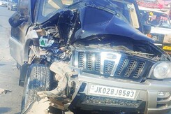 Narrow Escape For Mehbooba Mufti, Car Involved In Huge Crash Narrow Escape For Mehbooba Mufti, Car Involved In Huge Crash