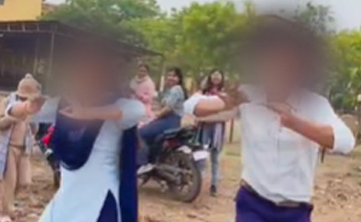 Satna : कॉलेज के कैम्पस में छात्र और छात्रा ने बनाई रील, वायरल होने के बाद प्रिंसिपल ने उठाया ये कदम