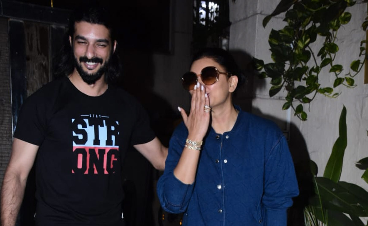 Sushmita Sen And Ex-Boyfriend Rohman Shawl Were All Smiles For The Camera