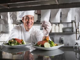 रेस्तरां में शेफ को मिले मजेदार ऑर्डर, खाना पकाने के इंस्ट्रक्शन से भरे नोट को पढ़कर कुक को लगा तगड़ा झटका रेस्तरां में शेफ को मिले मजेदार ऑर्डर, खाना पकाने के इंस्ट्रक्शन से भरे नोट को पढ़कर कुक को लगा तगड़ा झटका