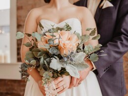 American Couple Holds "Pop-Up Wedding" At Coffee Shop Without Booking It, Owners React