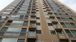 Class 7 Girl Falls From 29th Floor Flat In Bengaluru, Cops Suspect Suicide