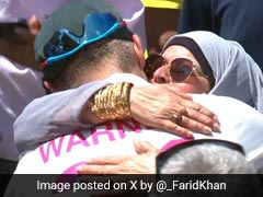 'She Calls Him Shaitan': Khawaja After Retiring Warner Hugs His Mother
