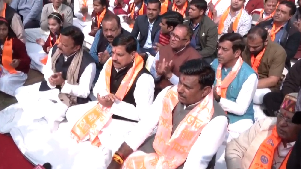 हनुमान चालीसा पाठ में सीएम मोहन यादव ने लिया हिस्सा