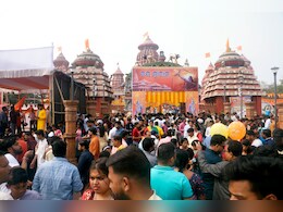 प्राण प्रतिष्ठा के अगले ही दिन दिखी श्रद्धालुओं की भीड़, रामलला के दर्शन के लिए दूरदराज से आए लोग प्राण प्रतिष्ठा के अगले ही दिन दिखी श्रद्धालुओं की भीड़, रामलला के दर्शन के लिए दूरदराज से आए लोग