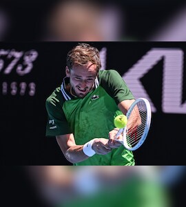 Daniil Medvedev Cruises Into Dubai Semi-Finals