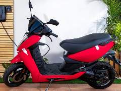Ather 450S अब देगा और लंबी रेंज, बड़ी बैटरी के साथ आया 'ऑफोर्डेबल' वेरिएंट! जानें कीमत