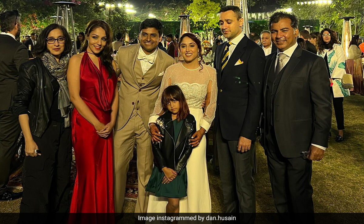 New Day, New Pics Of Imran Khan With Rumoured Girlfriend Lekha Washington At Cousin Ira's Wedding Festivities