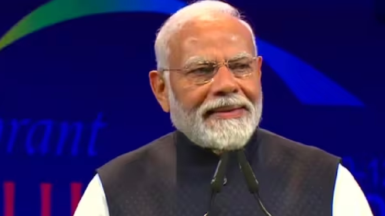 वाइब्रेंट गुजरात समिट में PM मोदी ने दे डाली ये बड़ी गारंटी