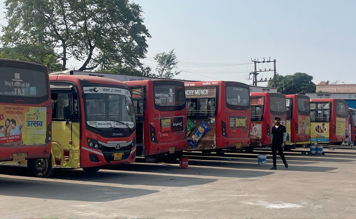 NDTV MPCG की ख़बर का असर, सड़क पर वापस लौटीं BCLL की 136 बसें, लोगों ने ली राहत की सांस