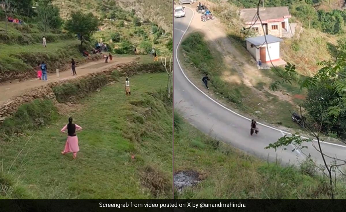 पहाड़ पर क्रिकेट खेल रही लड़कियों ने लगाए चौके-छक्के, करती दिखीं धुंआधार फील्डिंग, आनंद महिंद्रा ने कह दी बड़ी बात