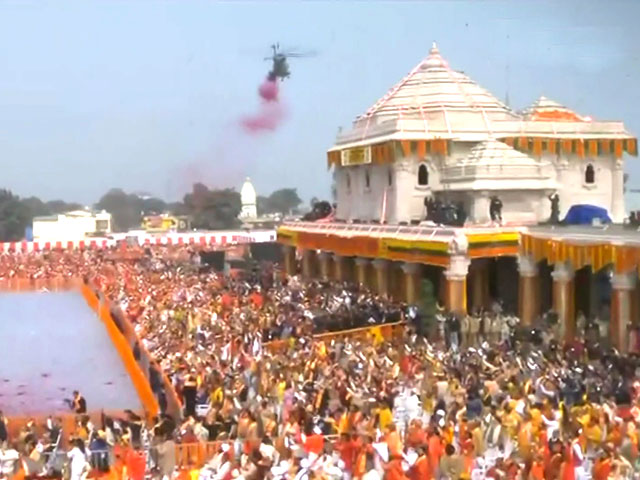 Army Helicopters Shower Flowers On Ayodhya As Ram Temple 'Aarti' Begins