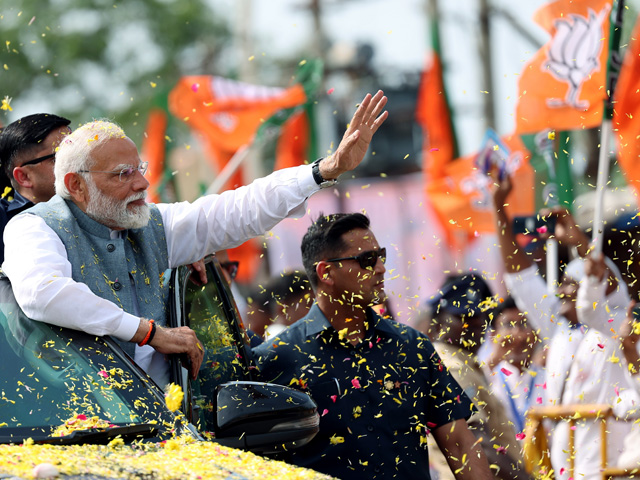 PM Modi Gets Grand Welcome During Roadshow In Tamil Nadu Tiruchirappalli