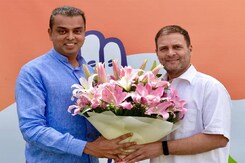 मिलिंद देवड़ा राहुल गांधी के भरोसेमंद नेताओं में से एक मिलिंद देवड़ा राहुल गांधी के भरोसेमंद नेताओं में से एक