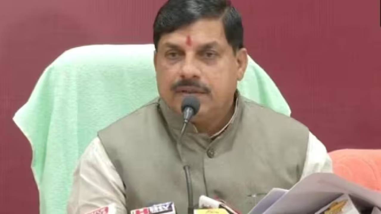 Singrauli News:महिला से फीते बंधवाने पर सीएम मोहन ने दिए SDM को हटाने के निर्देश