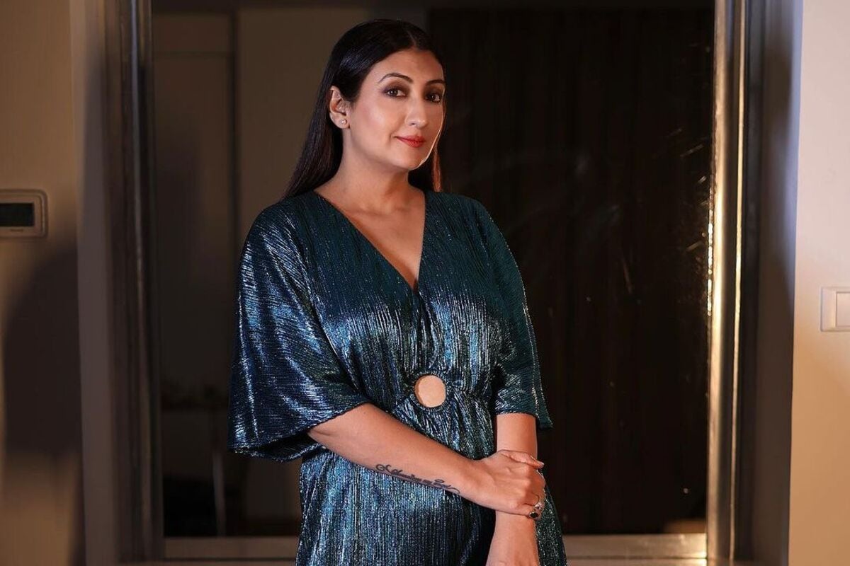 Juhi Parmar's Biotin Boost Smoothie: A Delightful Recipe for Hair Growth and Self-Care Juhi Parmar's Biotin Boost Smoothie: A Delightful Recipe for Hair Growth and Self-Care