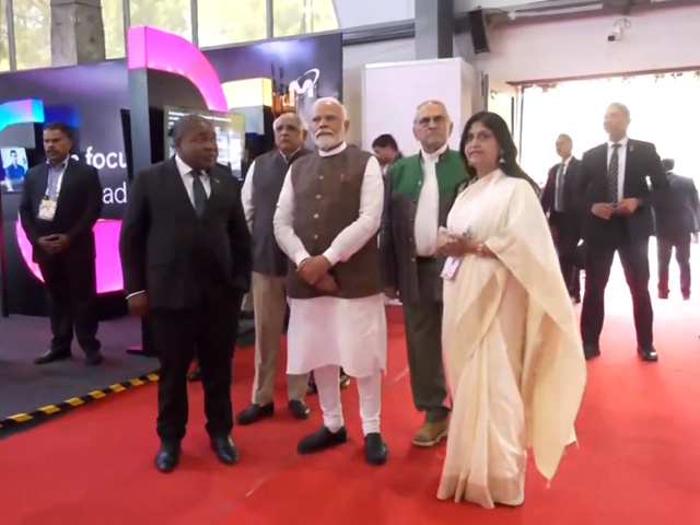 PM मोदी ने गांधीनगर में 'वाइब्रेंट गुजरात वैश्विक व्यापार प्रदर्शनी' का उद्घाटन किया