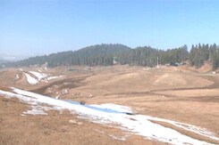 Gulmarg Stays Snowless, Kashmir Awaits Winter Rain Gulmarg Stays Snowless, Kashmir Awaits Winter Rain