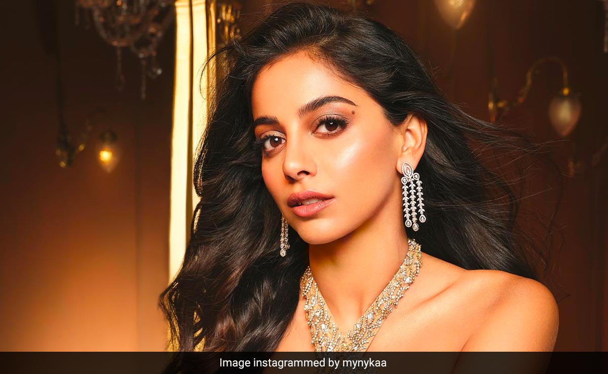 Banita Sandhu's Festive Glam Makeup Shines Brighter Than Her Cutout Gown