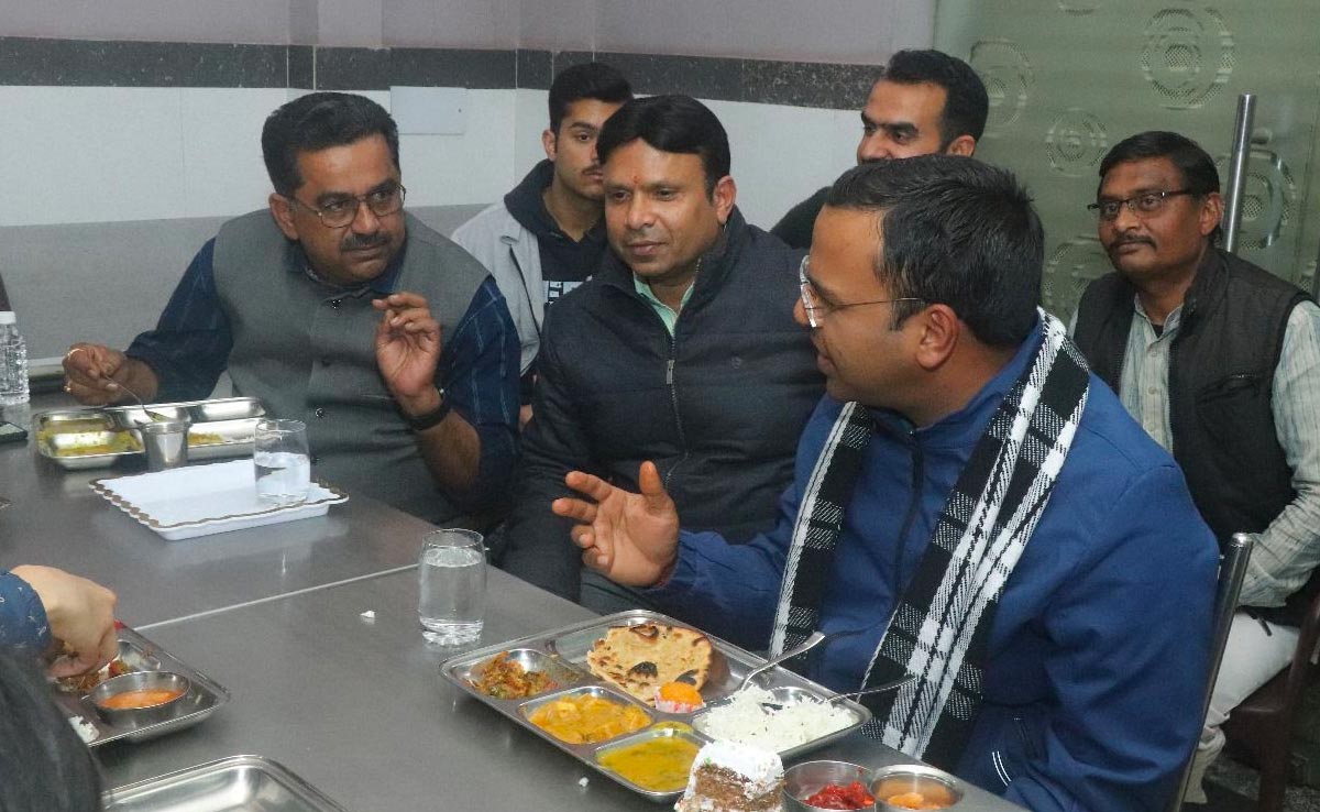 डिनर विद कलेक्टरः कोटा में कोचिंग स्टूडेंट्स के सुसाइड की घटना को रोकने के लिए कलेक्टर ने शुरू की अनूठी पहल