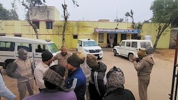 Rajasthan: ऑनलाइन ठग को पकड़ने गई पुलिस पर हुआ पथराव, दूसरे राज्य के पुलिस को भी थी इसकी तलाश