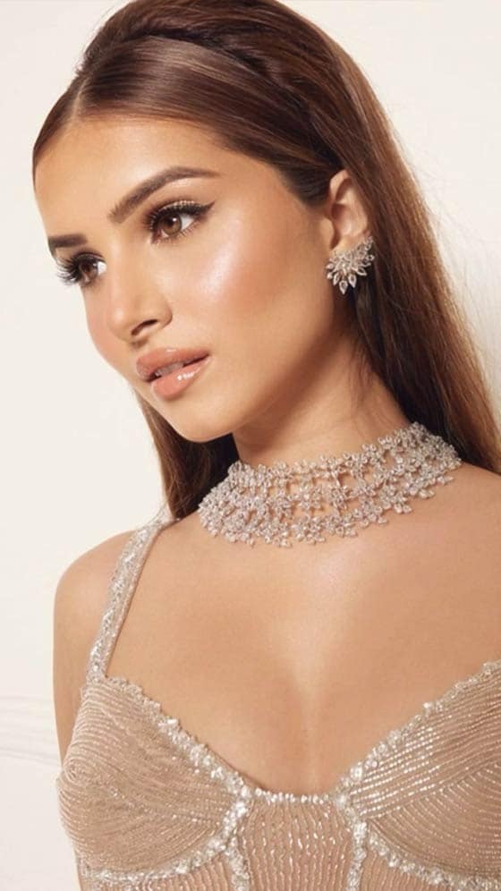 From Tara Sutaria To Selena Gomez, 7 Celebrity-Inspired Dewy Looks To Try Out This Season - Vimarsana News