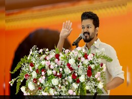 तमिल सुपरस्टार विजय ने तमिझा वेत्री कज़गम के नाम से लॉन्च की अपनी राजनीतिक पार्टी  तमिल सुपरस्टार विजय ने तमिझा वेत्री कज़गम के नाम से लॉन्च की अपनी राजनीतिक पार्टी