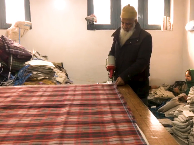 J&k: Srinagar Becomes Hub Of Employment Due To Its Unique Production Of Electric Blankets