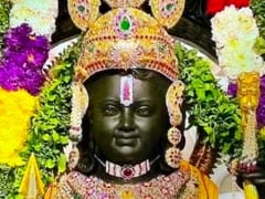 रामलला की पहली झलक जिसने भी देखी बस देखता रह गया, सोशल मीडिया पर तस्वीरें और वीडियो वायरल