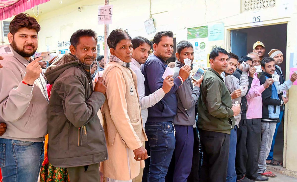 Rajasthan: करणपुर विधानसभा सीट पर पहले चार घंटे में 24.41% मतदान, घने कोहरे में भी वोट डालने आ रहे लोग
