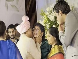Aamir Khan Daughter's Wedding : नूपुर-आयरा की हुई कोर्ट मैरिज, एक्स वाइफ के साथ रोमांस करते दिखे आमिर Aamir Khan Daughter's Wedding : नूपुर-आयरा की हुई कोर्ट मैरिज, एक्स वाइफ के साथ रोमांस करते दिखे आमिर