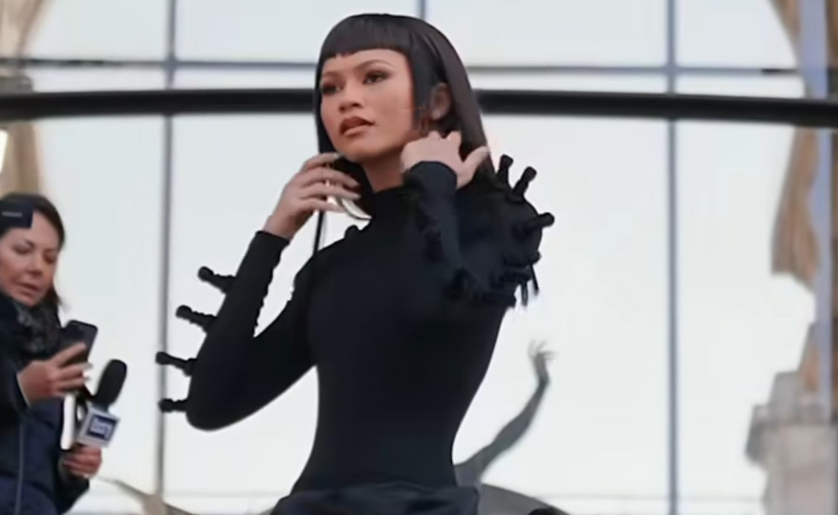 PFW: Zendaya In A Black Dress With Spikes And New Bangs Delivers A Dramatic Style Moment At The Schiaparelli Show In Paris