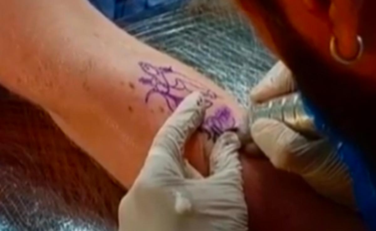 कहीं 10 हजार लोगों ने हाथों पर बनवाया भगवान राम का परमानेंट टैटू, तो कहीं सिक्कों से बना राम मंदिर