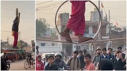 रोटी के&nbsp;लिए&nbsp;रस्सी पर झूलता बचपन... पेट पालने के लिए जान पर खेलने को मजबूर बच्चे