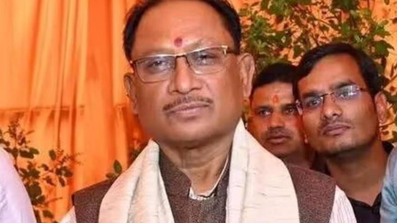 Chhattisgarh: विष्णु सरकार के मंत्रियों को बांटा गया जिलों का प्रभार, यहां जानिए किसको मिला कौन सा जिला? Chhattisgarh: विष्णु सरकार के मंत्रियों को बांटा गया जिलों का प्रभार, यहां जानिए किसको मिला कौन सा जिला?