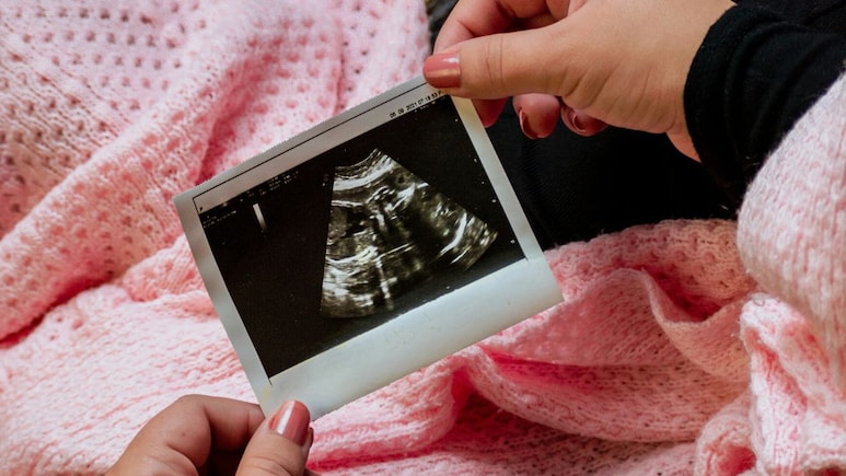 Ex-Peon Posing As Doctor Caught Conducting Illegal Pre-Birth Gender Tests Ex-Peon Posing As Doctor Caught Conducting Illegal Pre-Birth Gender Tests