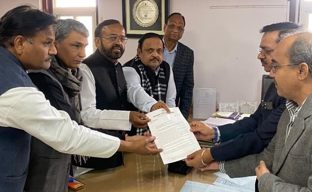 Shri Karanpur Assembly: मंत्री सुरेंद्रपाल सिंह टीटी को चुनाव के लिए अयोग्य घोषित करने के लिए निर्वाचन आयोग से मिला कांग्रेस प्रतिनिधिमंडल