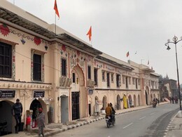 राम लला के स्वागत में कैसे बदल रही है अयोध्या, जानिए रामनगरी के वासी इस बारे में क्या कहते हैं राम लला के स्वागत में कैसे बदल रही है अयोध्या, जानिए रामनगरी के वासी इस बारे में क्या कहते हैं