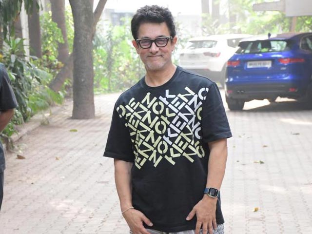 Namaste From Father Of The Bride: Aamir Khan Greets Paps At Ira's Haldi