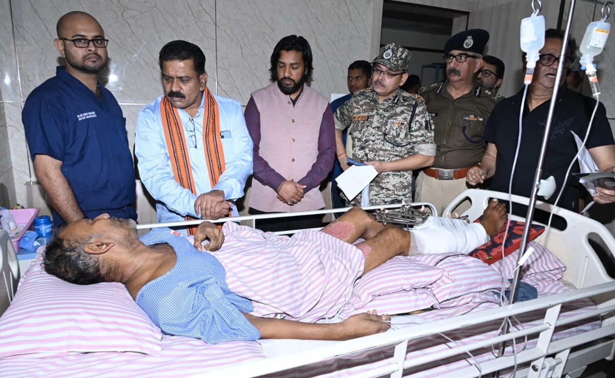 बीजापुर मुठभेड़ में घायल जवानों और परिजनों से मिले डिप्टी CM शर्मा, कहा-यह माओवादियों की बौखलाहट