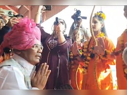 गणतंत्र दिवस समारोह में राम-जानकी का वेश धारण किए बच्चों को दंडवत प्रणाम करते दिखे राजस्थान के शिक्षा मंत्री मदन दिलावर, देखें वीडियो