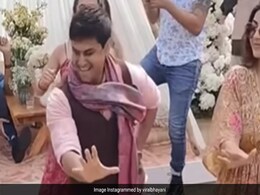 Ira Khan- Nupur Shikhare Wedding: आमिर खान के दामाद ने मेंहदी सेरिमनी में लगाए ऐसे ठुमके देखता रह गया हर कोई, आइरा भी हुईं फेल Ira Khan- Nupur Shikhare Wedding: आमिर खान के दामाद ने मेंहदी सेरिमनी में लगाए ऐसे ठुमके देखता रह गया हर कोई, आइरा भी हुईं फेल